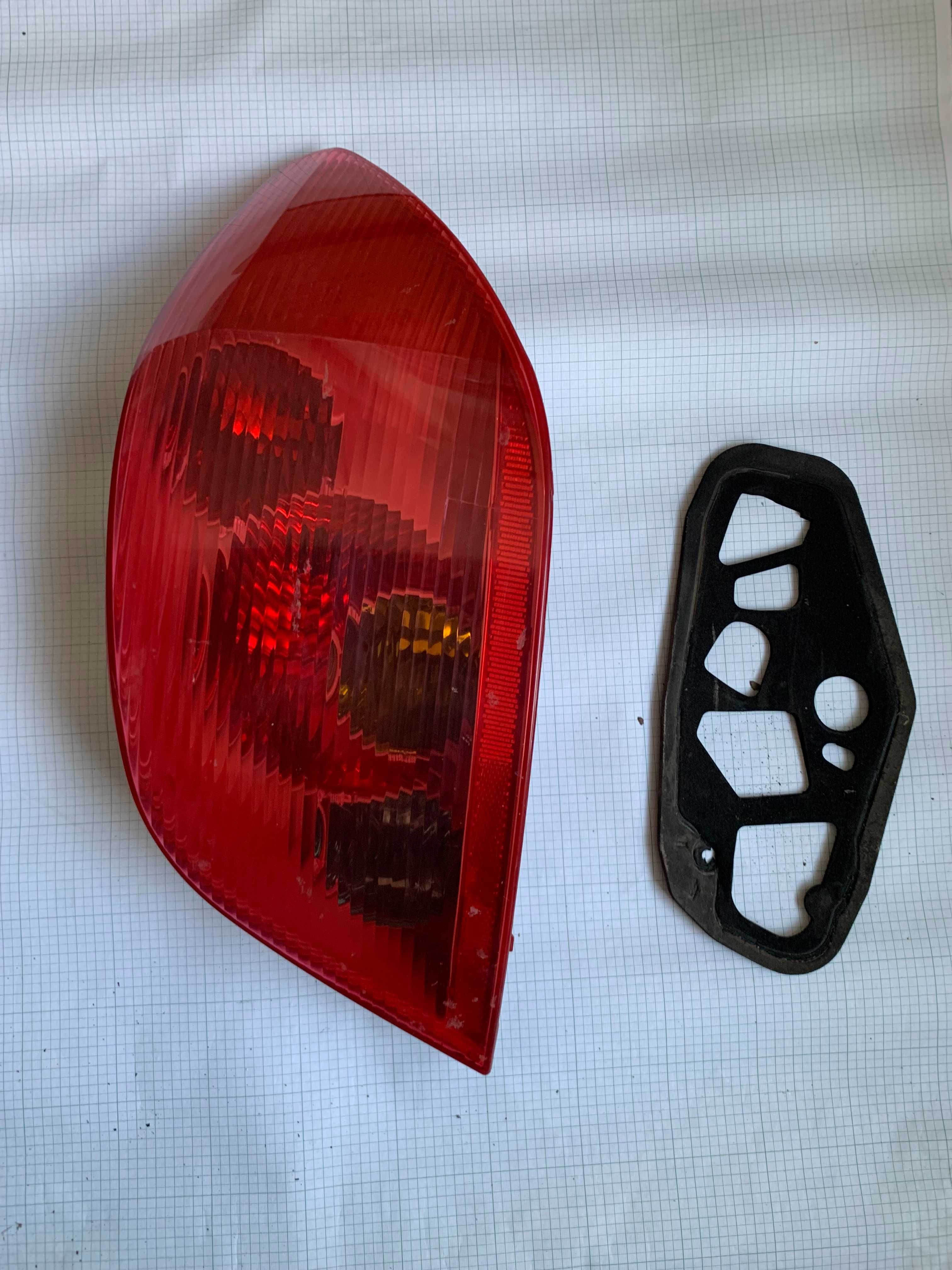 ляв и десен стоп от Peugeot 307