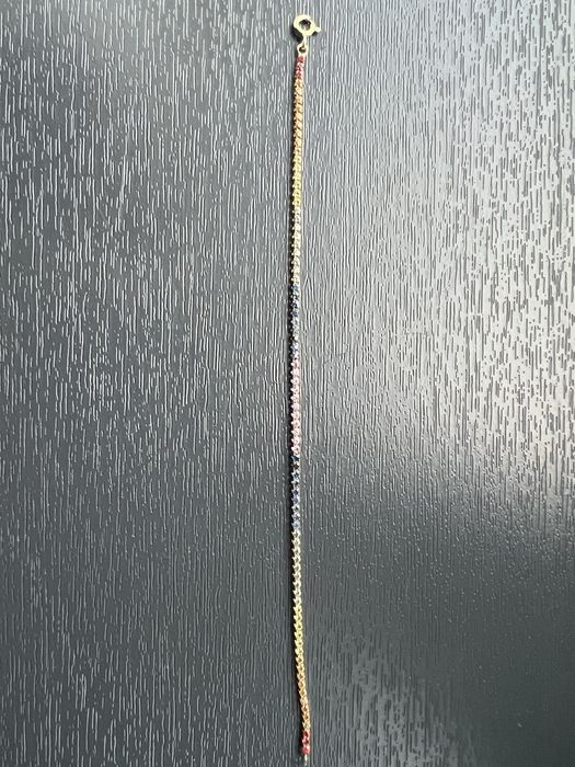 Bratara aur 14 kt cu safire colorate