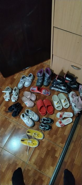 Детская обувь и одежда