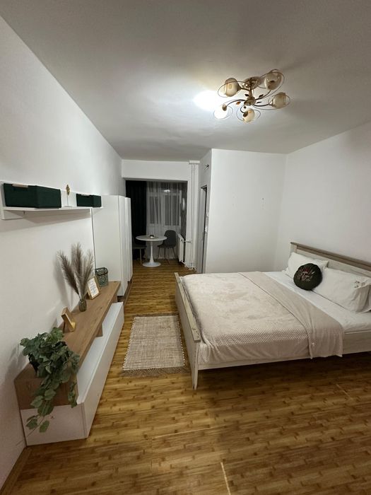 Vand gardoniera in drobeta, 27 m2, etj 1 la popieri. Recent renovata