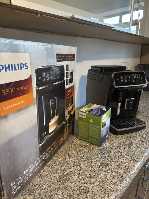 Espressor Philips 3200 series cu garantie pana in 10.2025