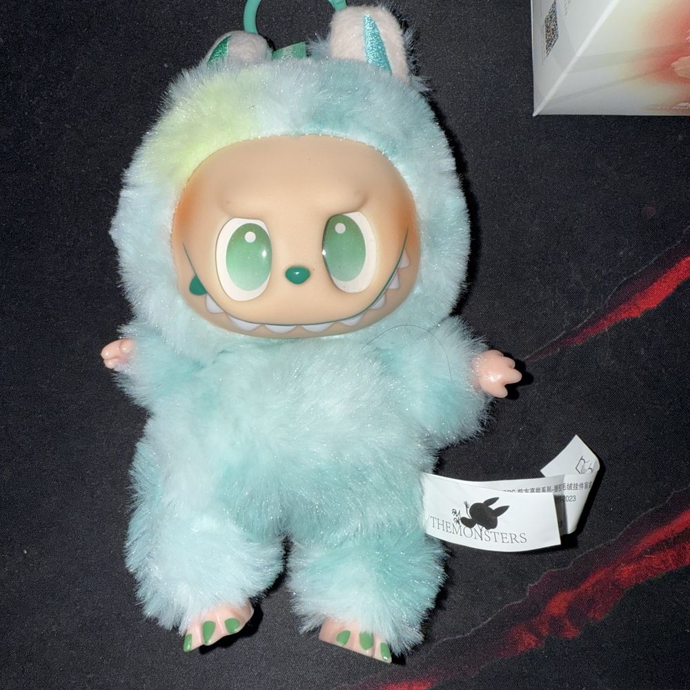 jucarie Labubu turcuaz