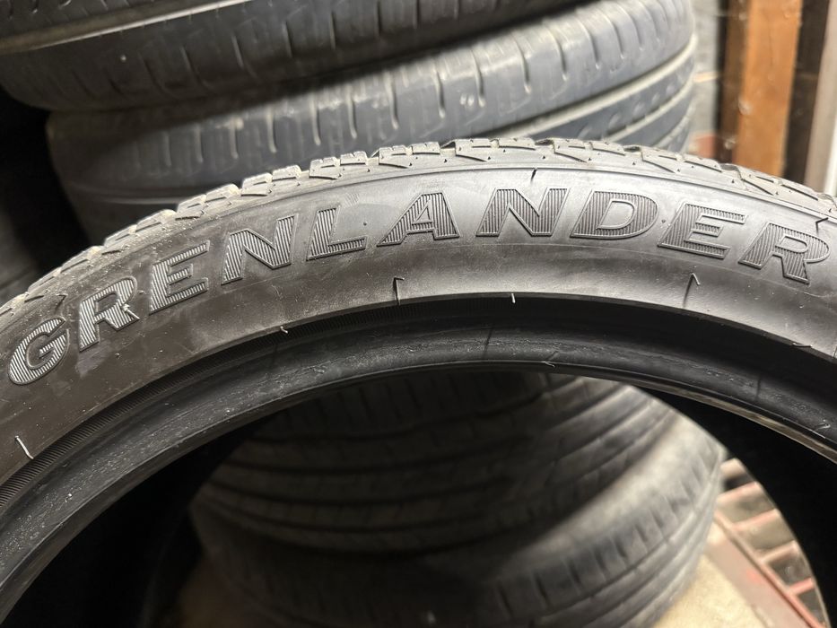 Всесезонни гуми 245/40/19