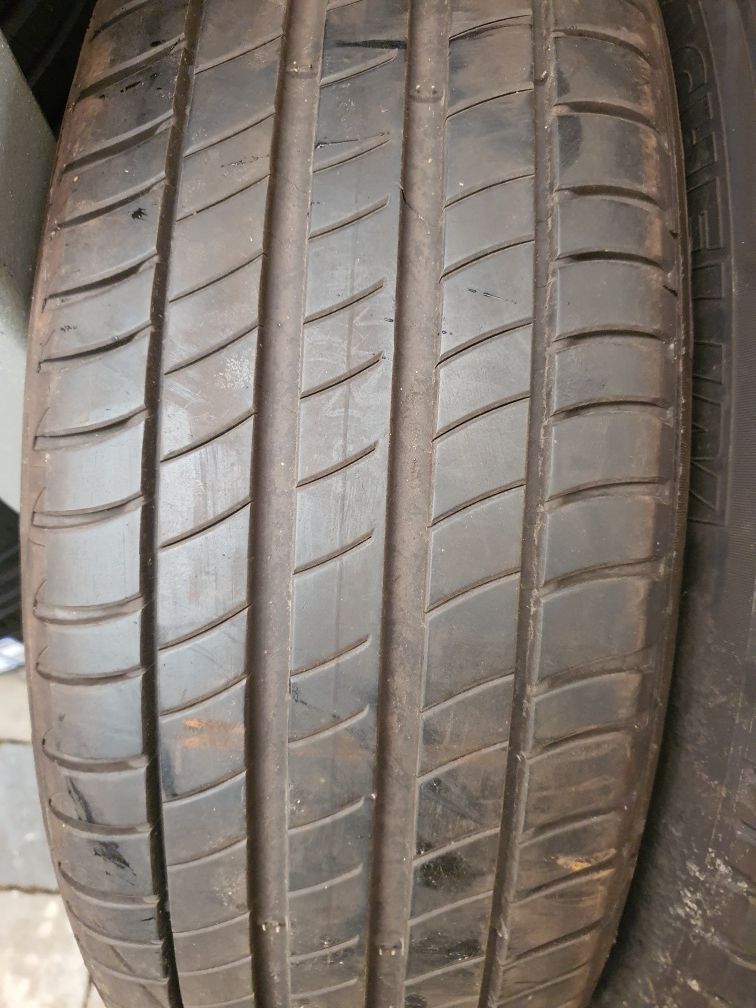 Vand 4 anvelope SH vara Michelin 215/65/17 Ca Noi!!! pentru Tiguan