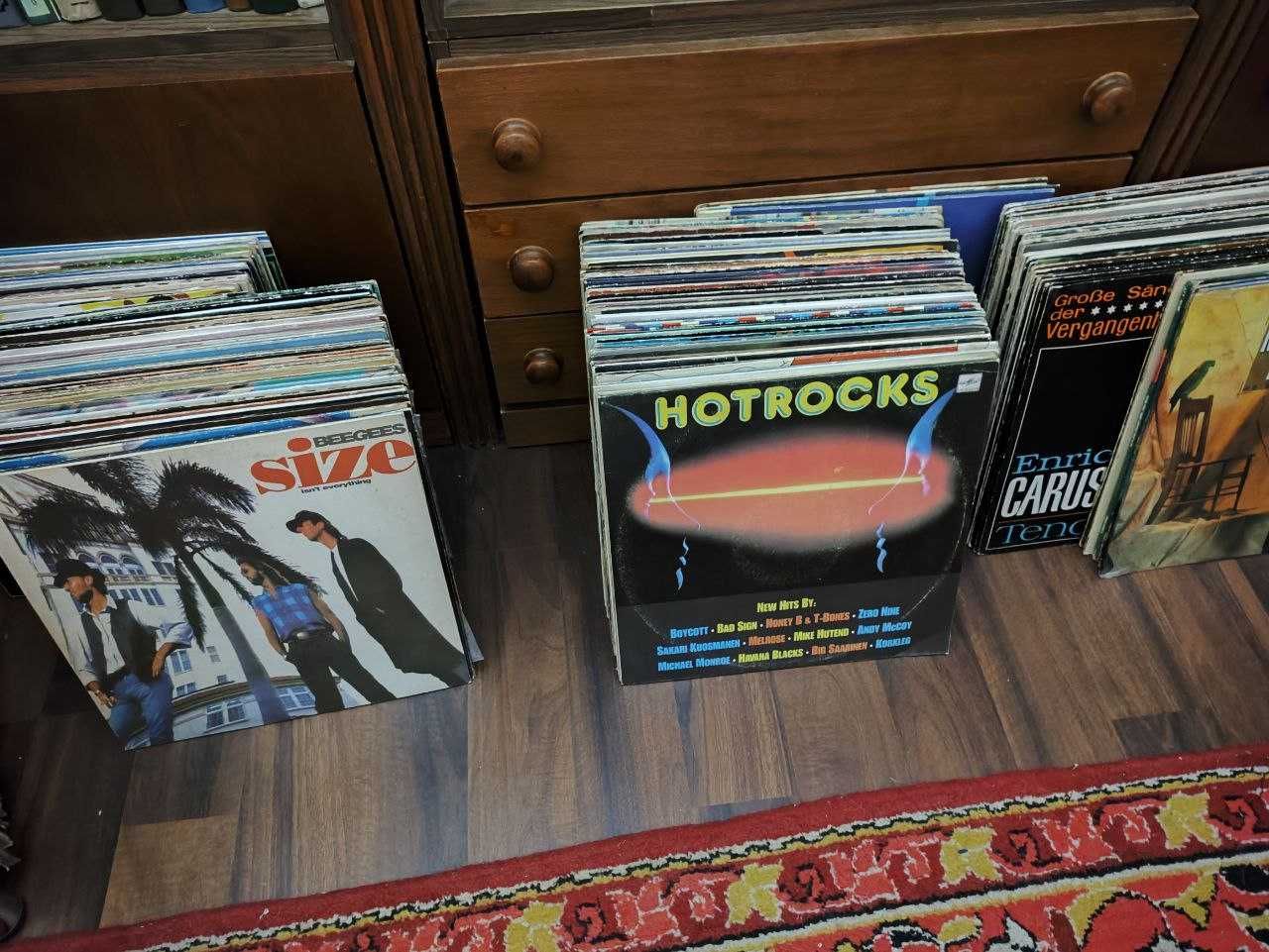 Продаются  пластинки  Состояние Vg++