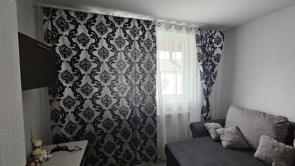 Vând draperie din doua bucăți