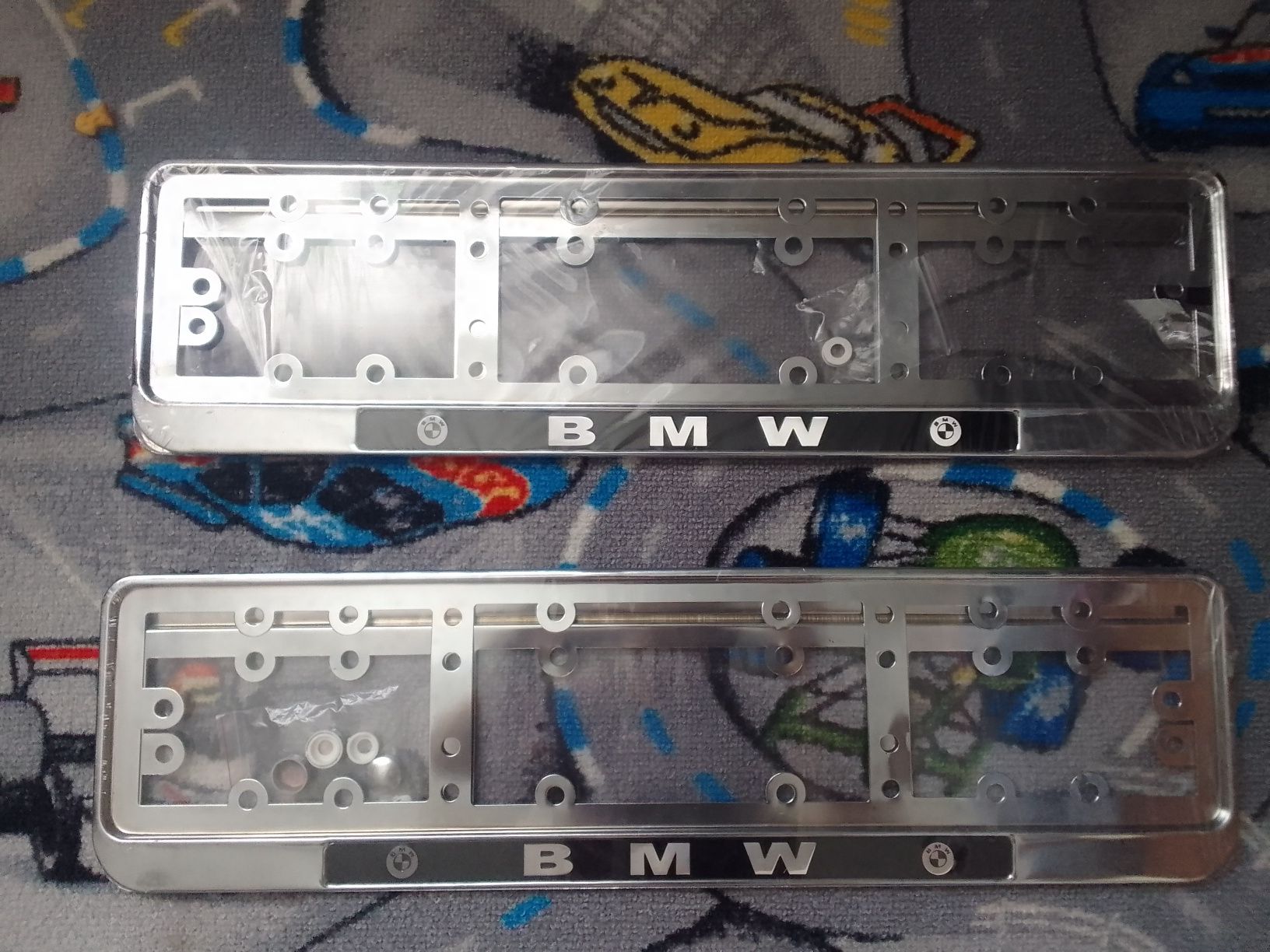 Рамка металлическая для номера автомобиля БМВ с надписью BMW