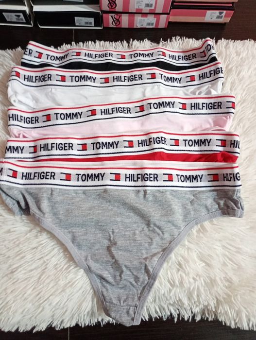 Комплект дамско бельо високо качество. По  5 броя в кутия.