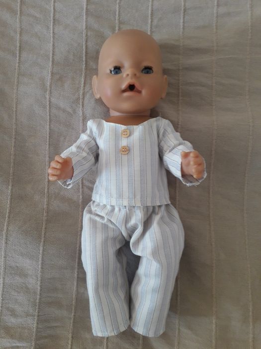 Много дрешки за кукла Бейби Борн/Baby Born 43см