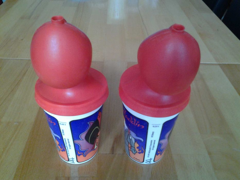 **Regele din povestea cu Aladdin, pahar cu pai 2 bucati disponibile