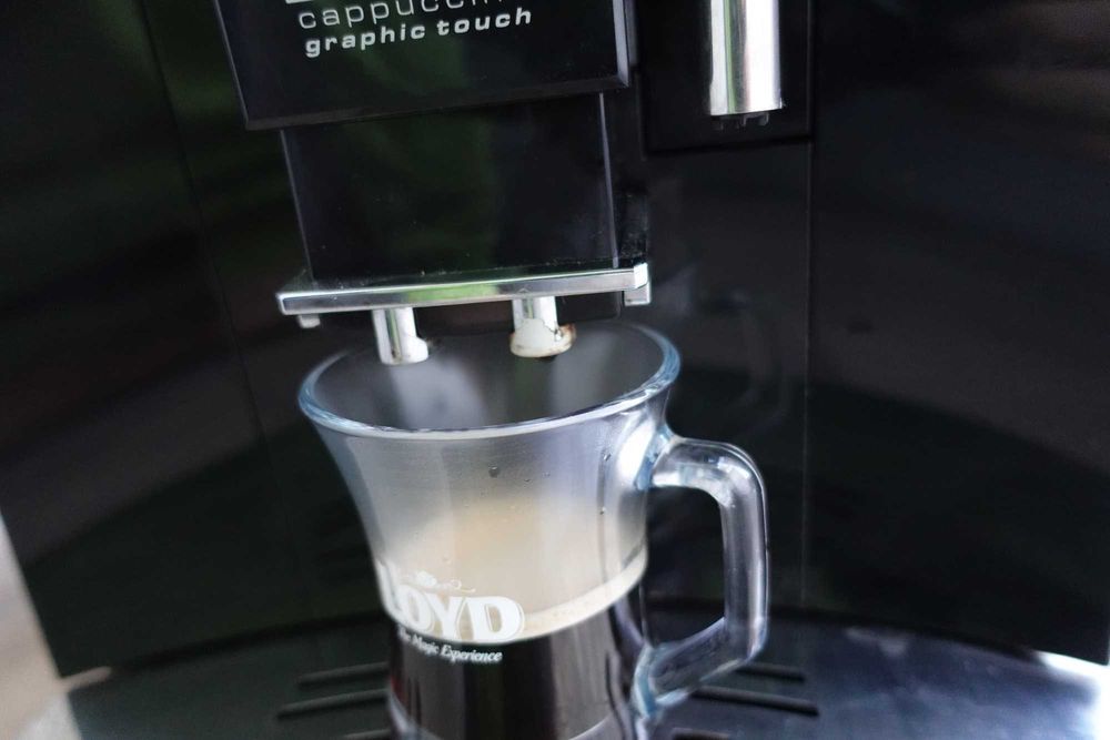 Espressor Delonghi perfecta cappuccino graphic touch fabricat Italia