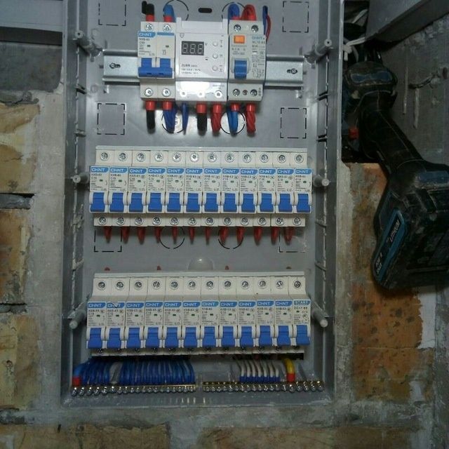 Электрик 380/220.