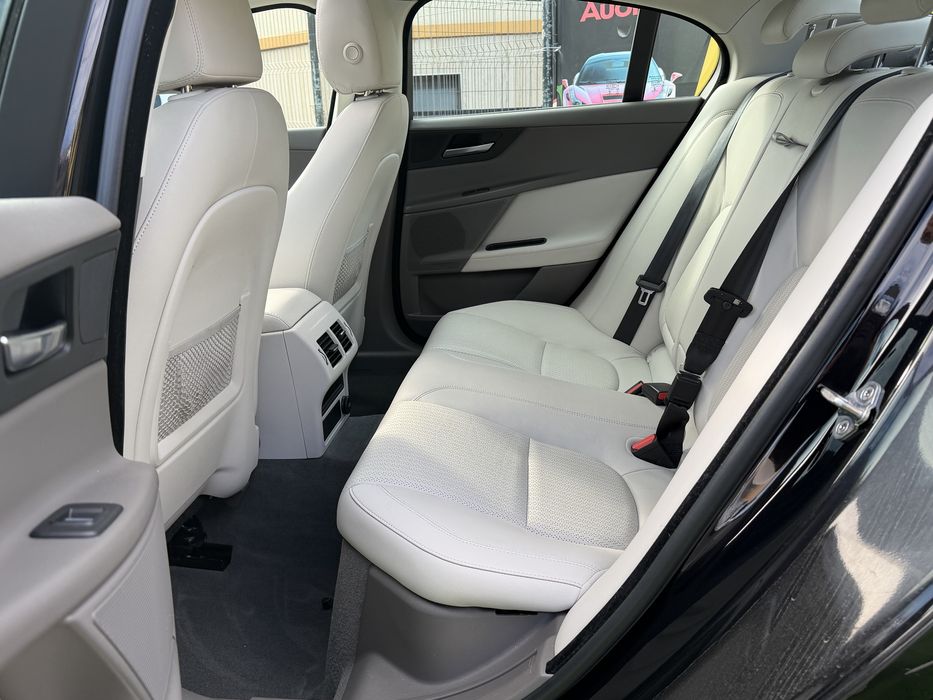 Jaguar XE 2.0 TDI 184 CP Automat 2016