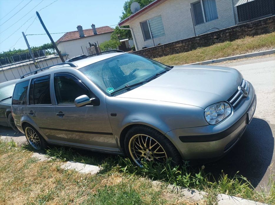 W Golf 1.9 комби . Топ състояние!