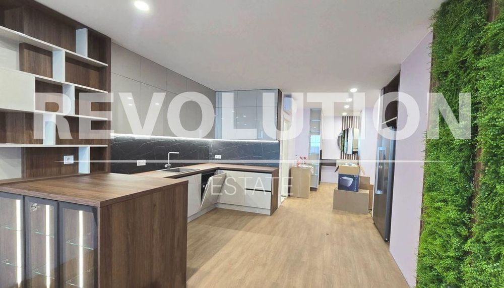 Четиристаен апартамент в района на м-т Ален мак!