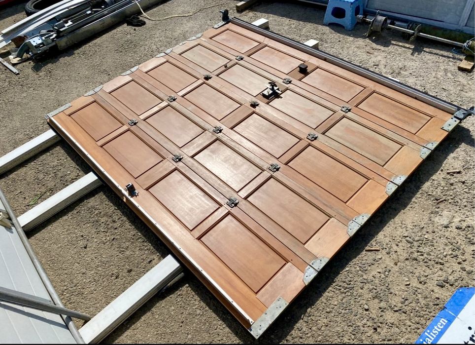 USA SECTIONALA LEMN poarta garaj rustic traditional  H 220 x L 250