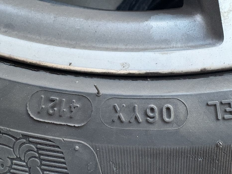 Roti originale Toyota 235/45/18  5x114,3 vând sau schimb cu roti pe 17