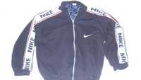 Geaca Nike nr.XL cu captuseala albastru inchis