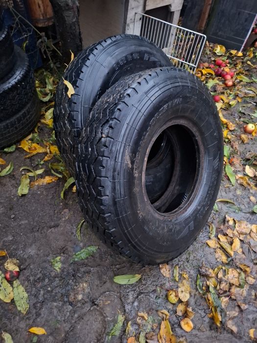 De vânzare 2 cauciucuri