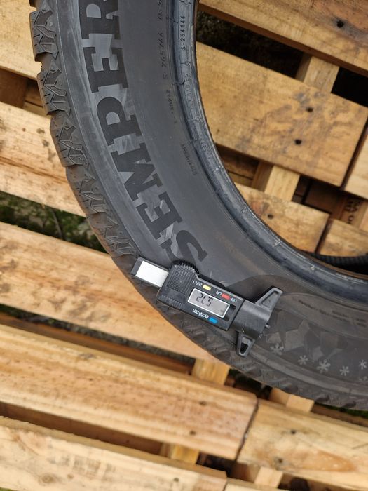 2anvelope iarna 215 60 16 Semperit 2023