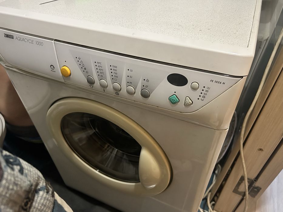 Продам стиралку Zanussi. Срочно!!!