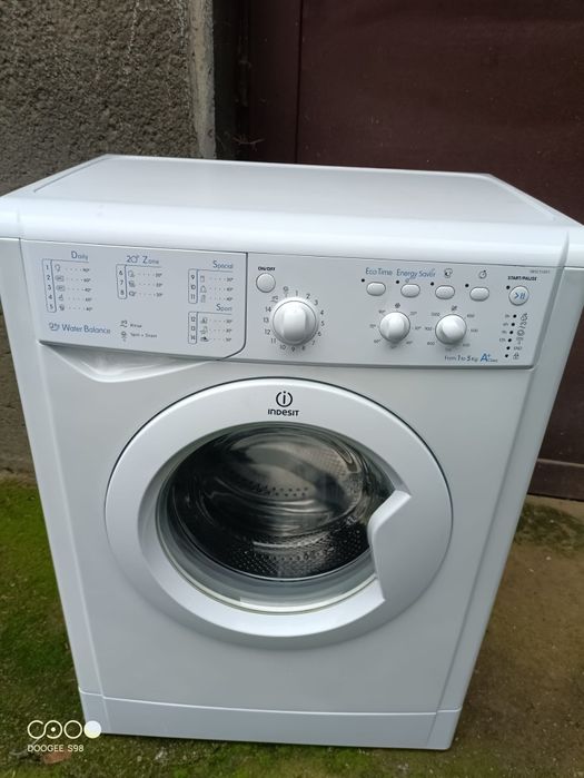 Mașină de spălat rufe Indesit