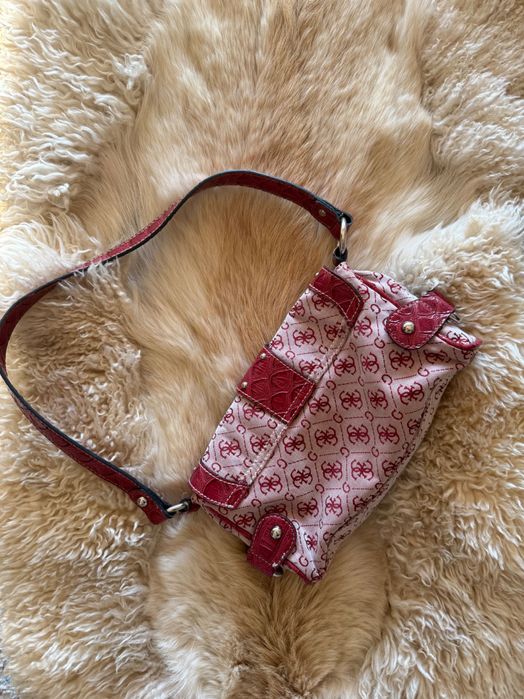 Сумка Guess классика