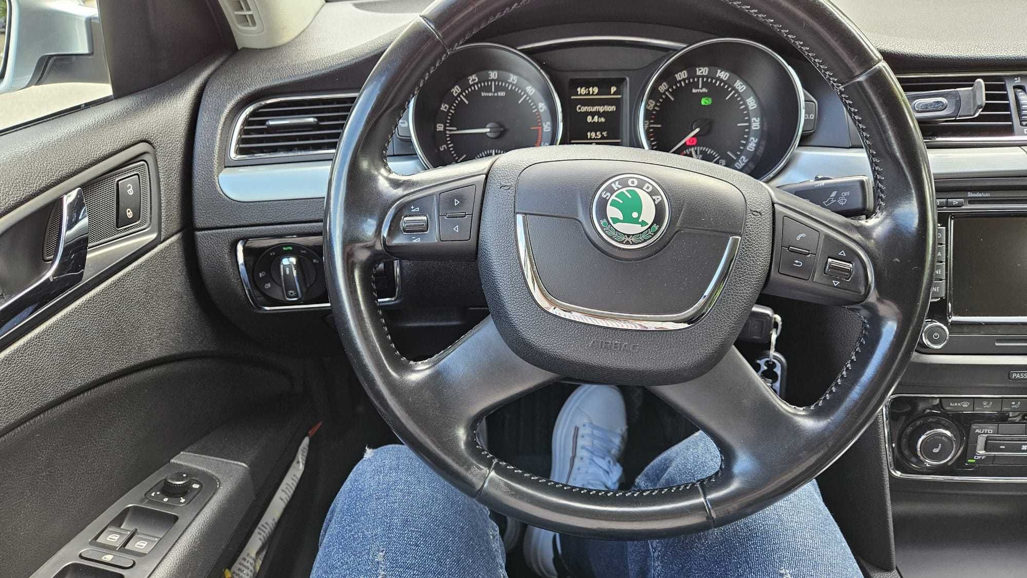 Skoda Superb automată DSG (impecabilă)