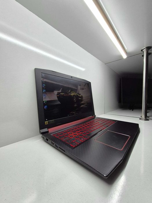 Acer Gaming  Ryzen 7 2700U  RX 560X 4GB  8/256gb