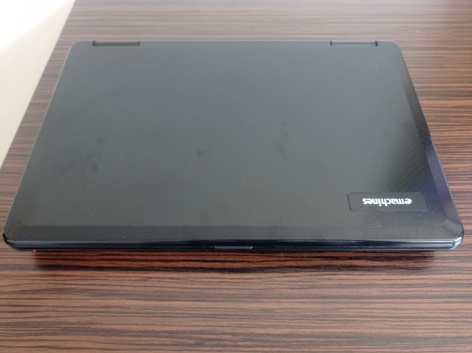 Продам Ноутбук eM