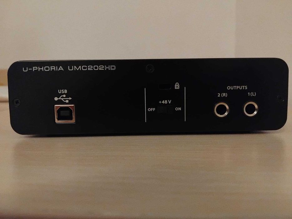 Звукова карта Behringer U-Phoria UMC202HD