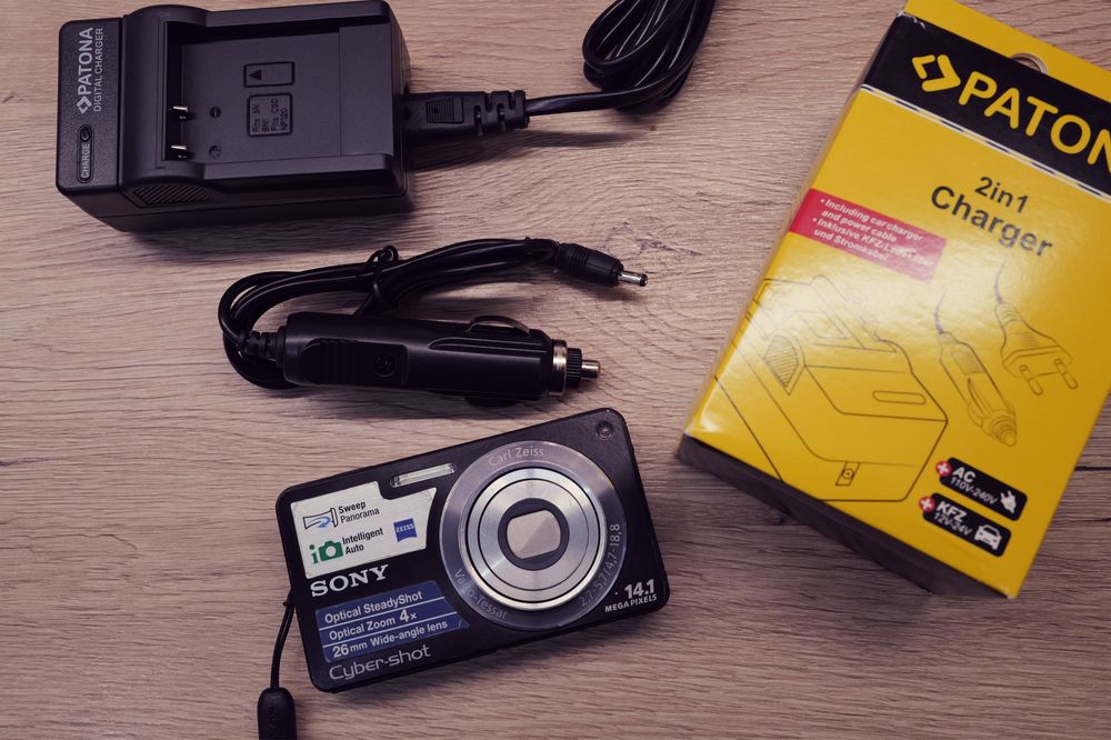 Aparat foto Sony Cybershot 14Mp Zeiss compact digital incarcator