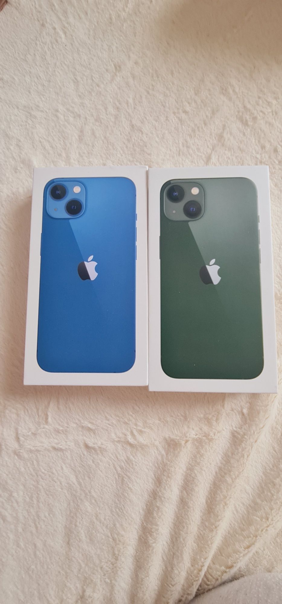 2 cutii pentru iPhone 13