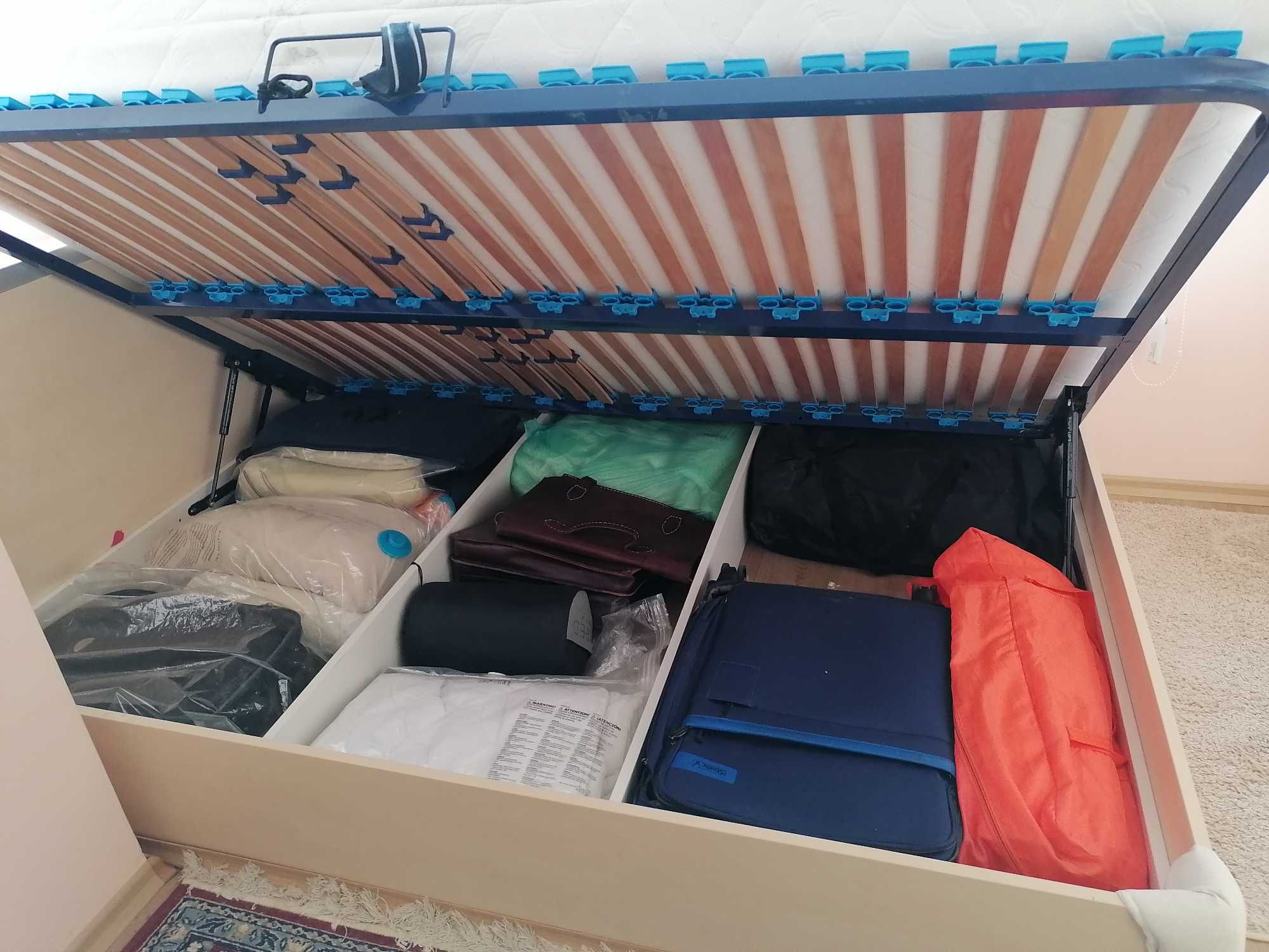 Легло, стабилно, удобно, 1,40 м. с луксозен матрак и ракла