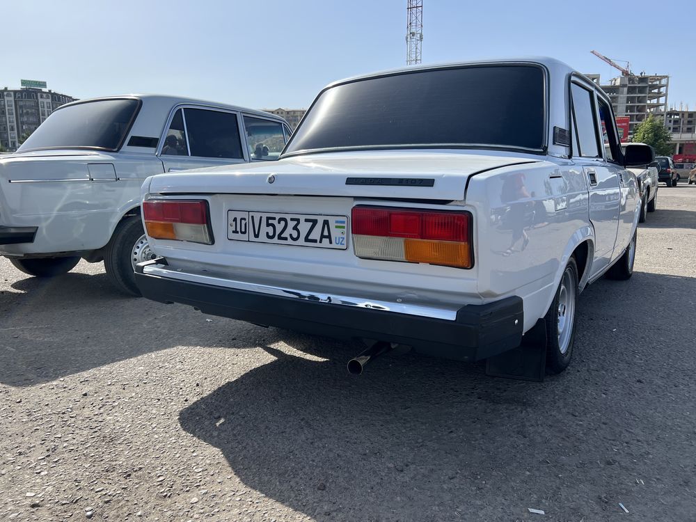 lada vaz 2107 srochna sotiladi