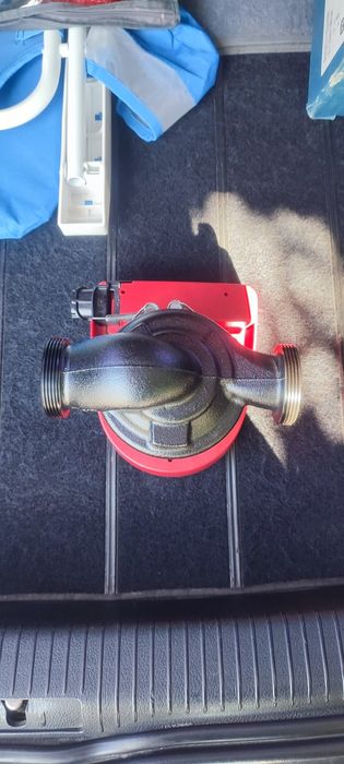 Vând pompa Grundfos