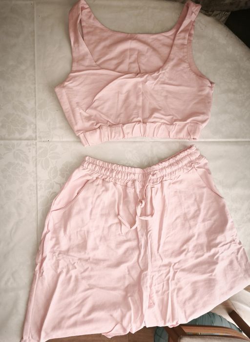 Нов комплект бюстие и панталонки