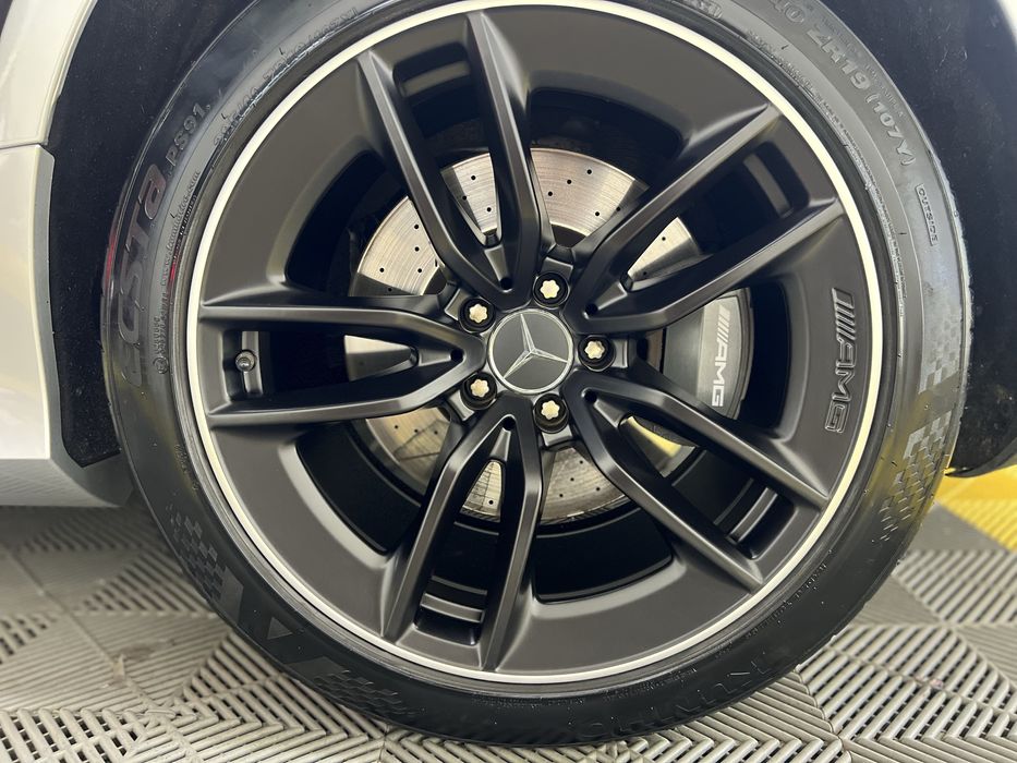 Reconditionare jante auto vopsit in camp electrostatic