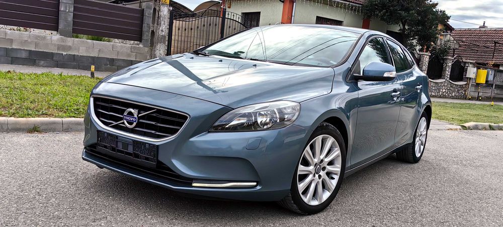 Volvo V40 * Keyless Entry/Go * Bord Digital * Incalzire bancheta !