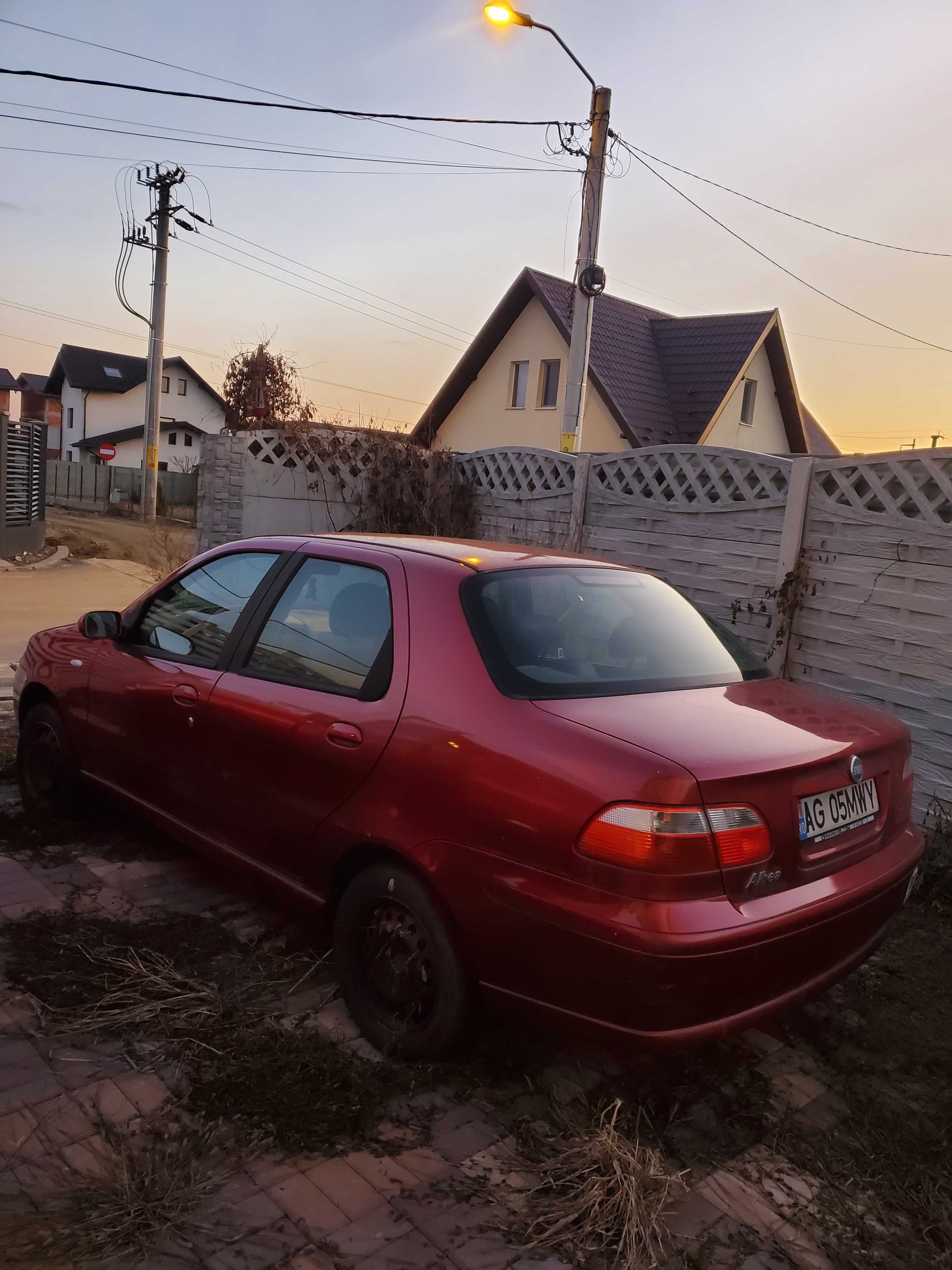 Vand Fiat Albea, km reali 45 000, cumparat de nou, cu aer conditionat.