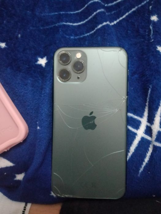 Vând iPhone 11 pro