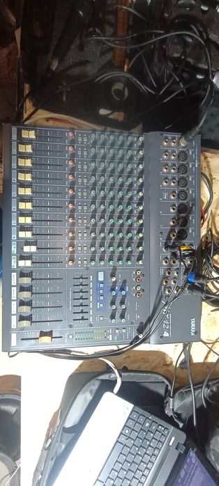Se vinde mixer pasiv Yamaha preț 800 RON negociabil.