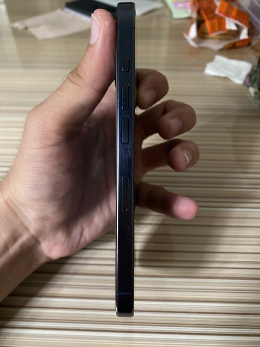 Iphone 15 pro blue