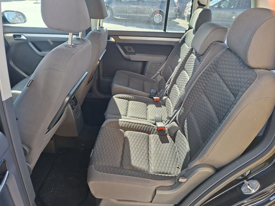 Vw touran facelift 1.9 tdi 105cp Germania 6+1 viteze jante 17 .