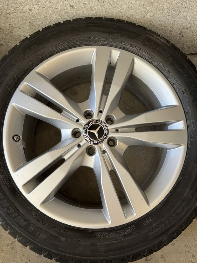 Оригинални джанти 19 зимни гуми Mercedes ML GLE 255/50/19