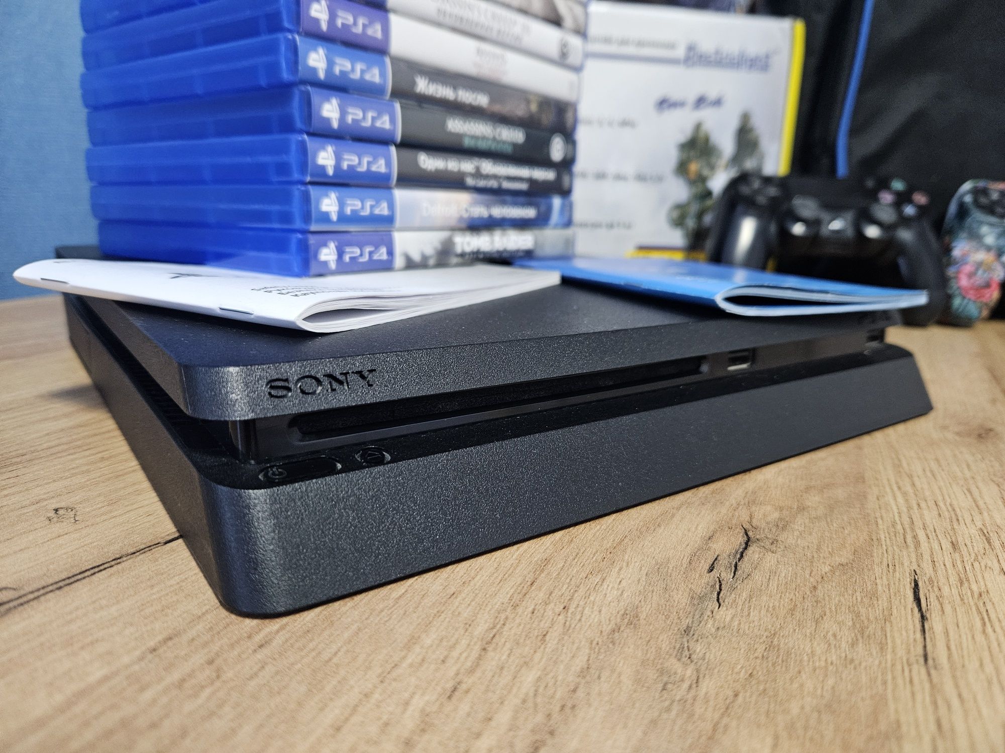 Продам Sony PlayStation 4 Slim