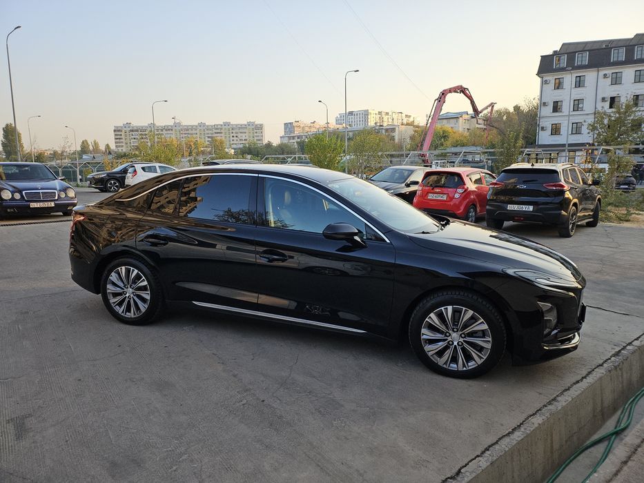 Hongqi eqm5 500talik Arendaga
