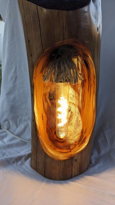 Veioze handmade din lemn masiv