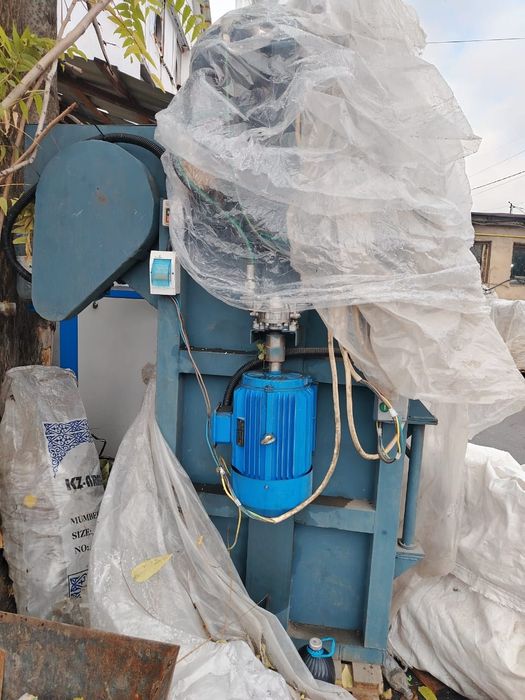 Продаётся новый пресс ПЭТ автомат для бутылок с Дракулой.