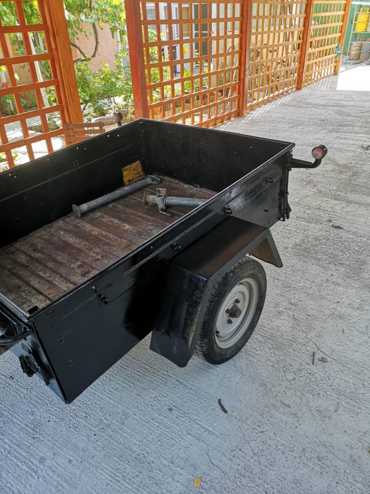 Remorcă 600 kg cu prelată – 1.56 x 1.16 m